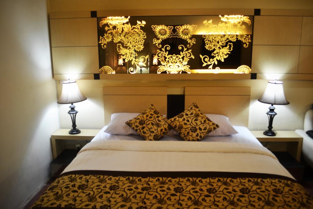 Srikandi Guesthouse Malang Phòng bức ảnh