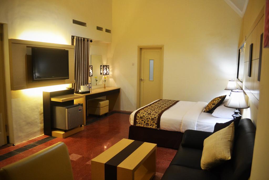 Srikandi Guesthouse Malang Phòng bức ảnh