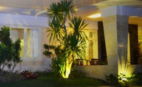 Srikandi Guesthouse Malang Ngoại thất bức ảnh