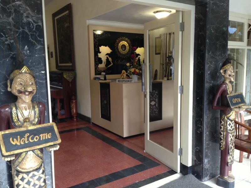 Srikandi Guesthouse Malang Ngoại thất bức ảnh