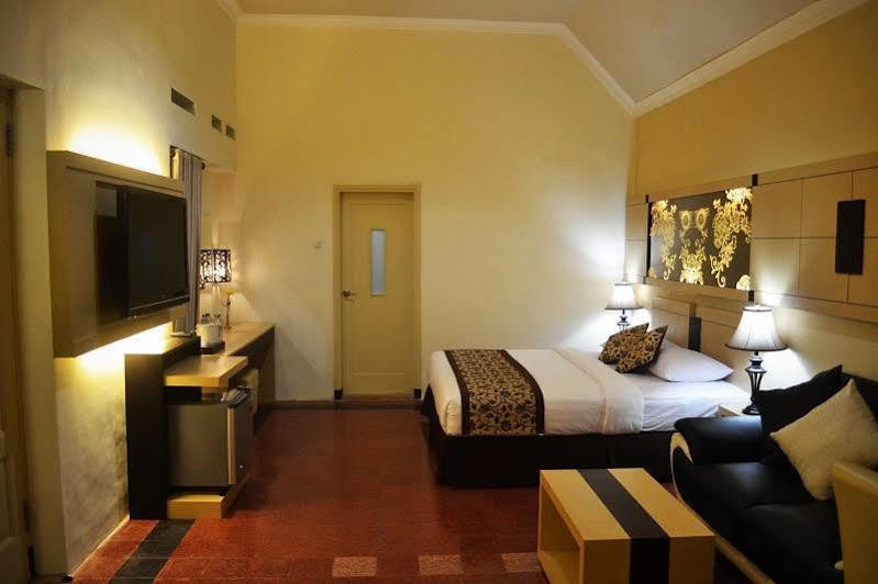 Srikandi Guesthouse Malang Ngoại thất bức ảnh